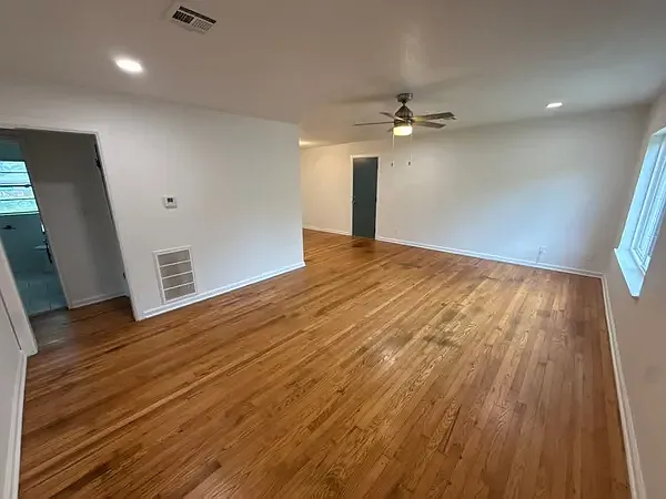 3 bed, 1100 sqft, $1,800 — Photo 3