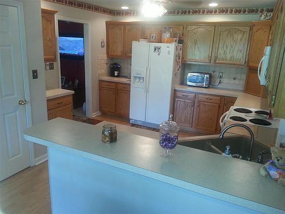5th image of 124 Gainsway Dr