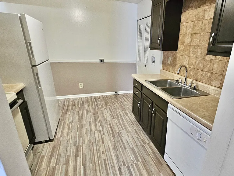 Derby Run Apartments — Photo 47