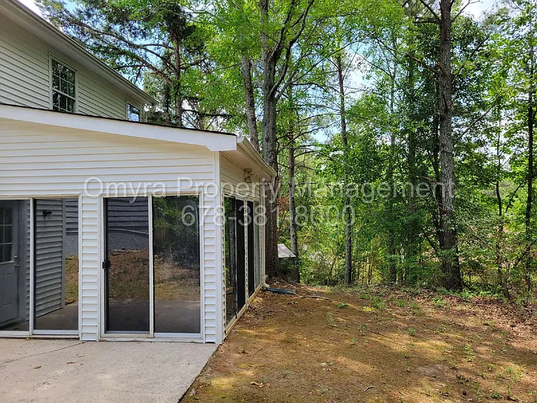 1060 Hillsborough Chase NW — Photo 18