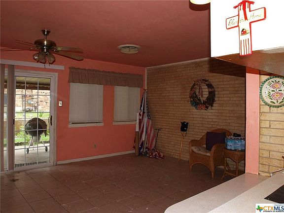 3rd image of 1707 Chippendale Dr