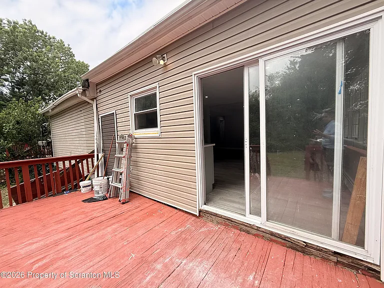 129-131 S Bromley Ave #FRONT — Photo 20