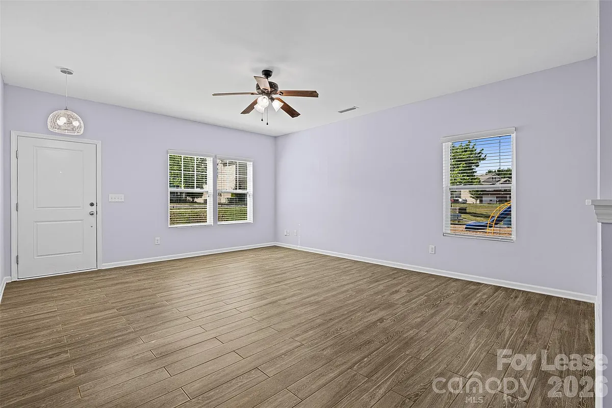 Building Photo - 6056 Shamrock Green Dr