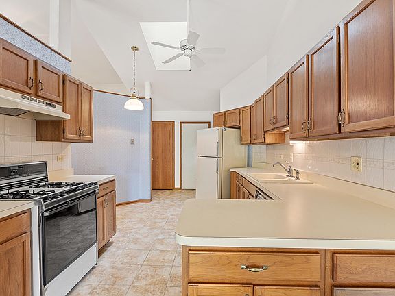 4th image of 7110 Westwind Ct