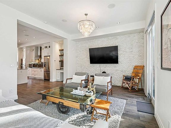 2nd image of 2109 W 20th Ave SW