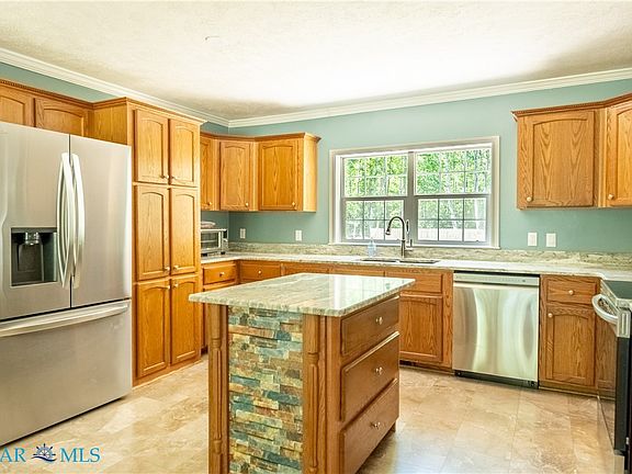 3rd image of 115 Edge Hill Ln