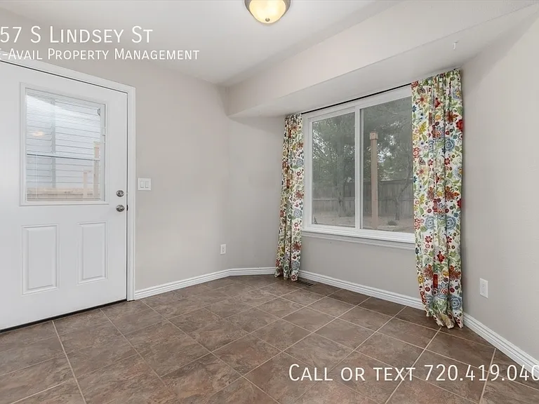 157 S Lindsey St — Photo 27