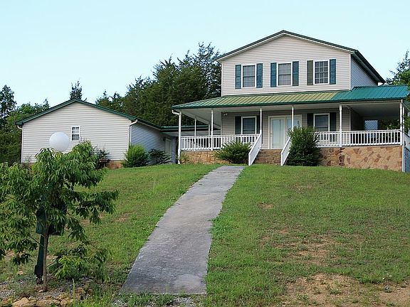 2nd image of 1733 Lakeway Dr