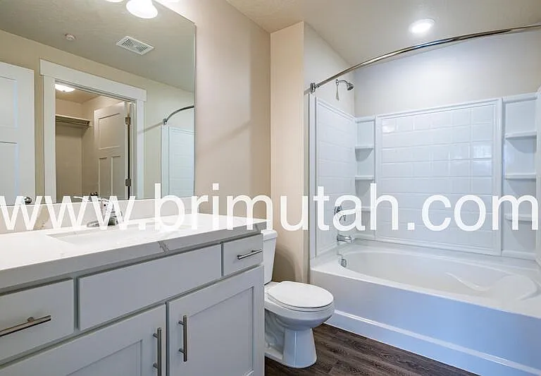 4645 S Locust Ln #10 — Photo 17