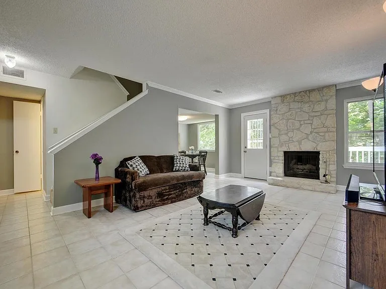 8421 Spring Valley Dr — Photo 5