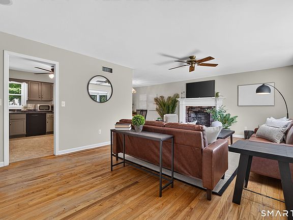 5th image of 27 Wheaton Road