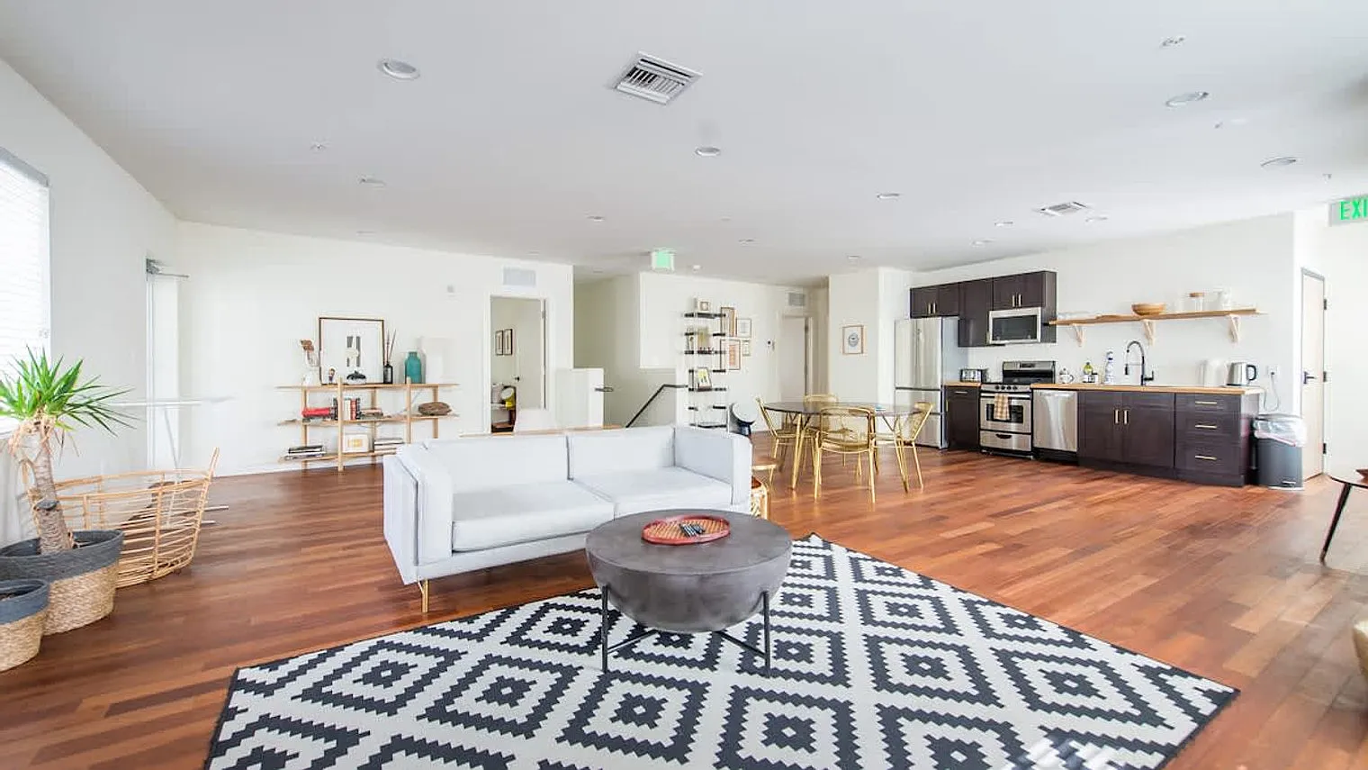 2 bed, 2.0 bath, $4,644 — Photo 1