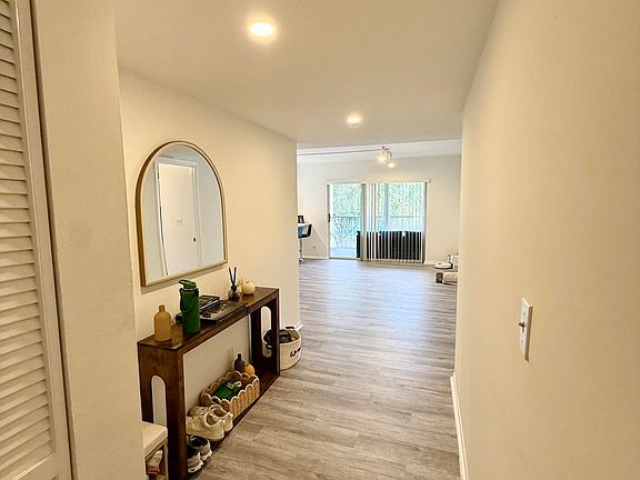 2nd image of 5910 MORNINGSTAR Circle #306