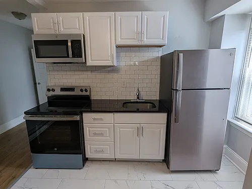 48 E Washington Ln #3F Photo 1