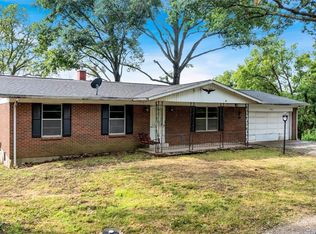 2704 Harres Ln, Columbia, IL 62236