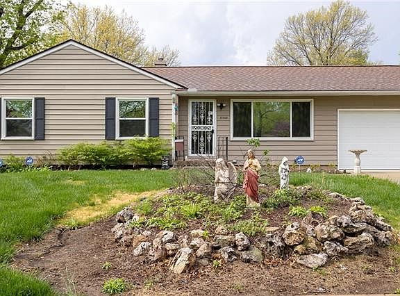 2nd image of 8309 E 106th Ct
