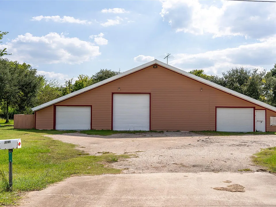 3245 W Highway 6