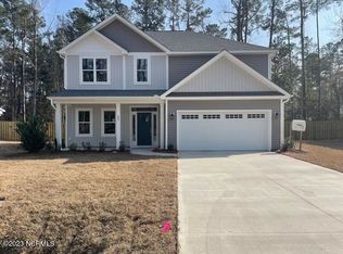 807 W Fremont St, Burgaw, NC 28425