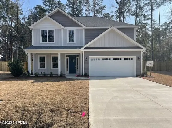 807 W Fremont St, Burgaw, NC 28425