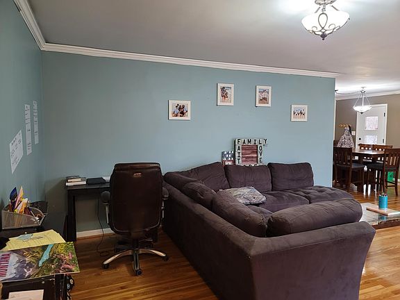 5th image of 319 Hilltop Ln