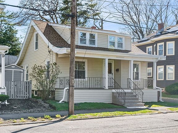 3rd image of 21 Fair Oaks Ave