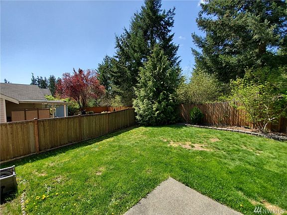 4th image of 19628 84th Ave E
