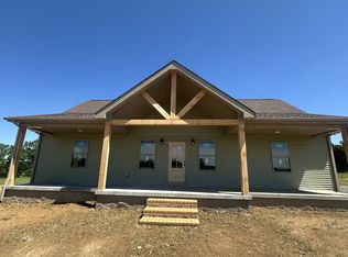 82 Wl White Ln, Red Boiling Springs, TN 37150