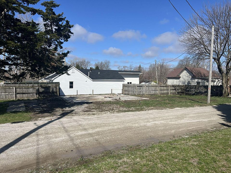 1st image of 927 22nd St