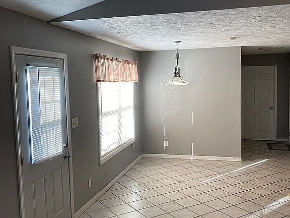 5th image of 1303 Mockingbird Ln