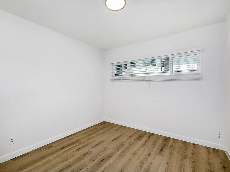 13001 Vanowen St #11 — Photo 7