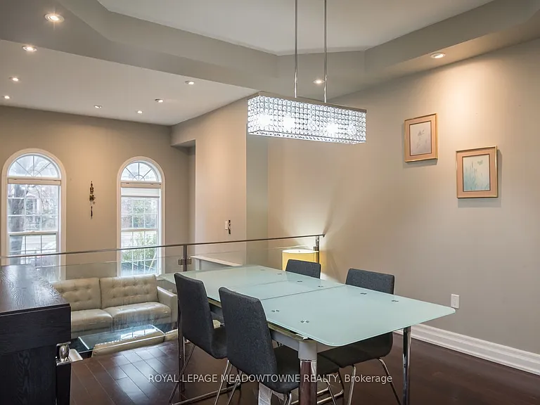3486 Eglinton Ave W — Photo 9