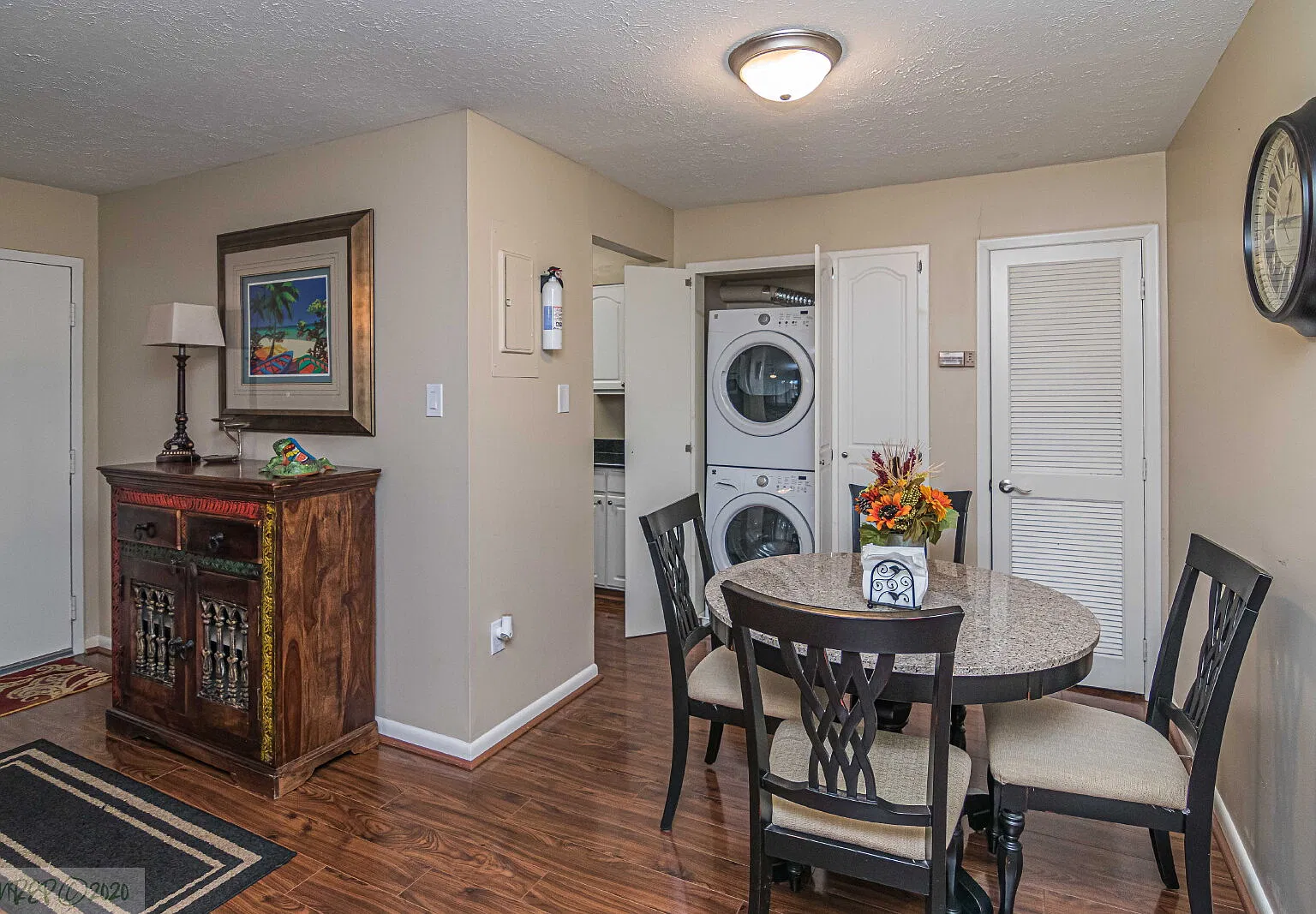 103 E Lockhaven Dr — Photo 1