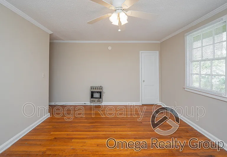 1020 Pershing St #D — Photo 9