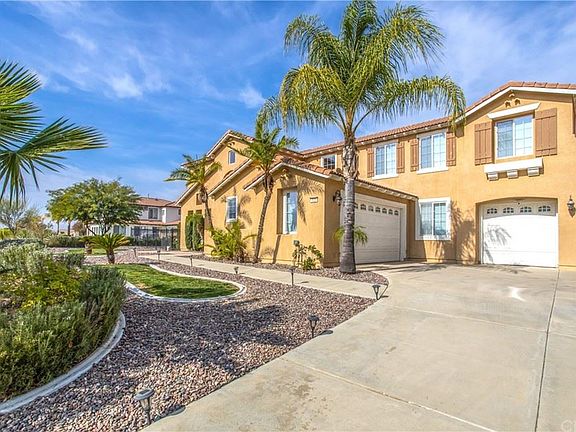 3rd image of 820 Creekside Dr