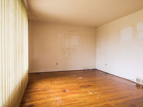 2nd image of 8188 Nightingale St
