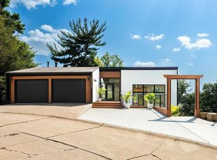 2717 Nichols Ln, Davenport, IA 52803