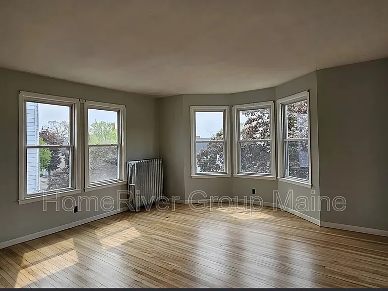 171 College St #5 — Photo 34