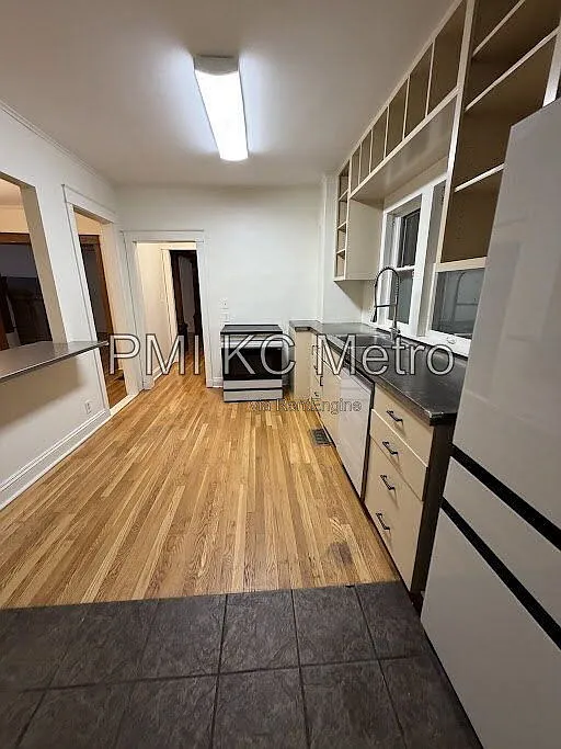 4 bed, 2.5 bath, 2553 sqft, $2,700 — Photo 3