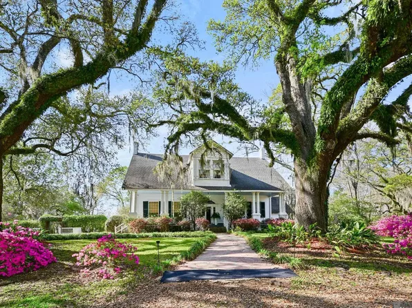 411 Desert Ln, Woodville, MS 39669