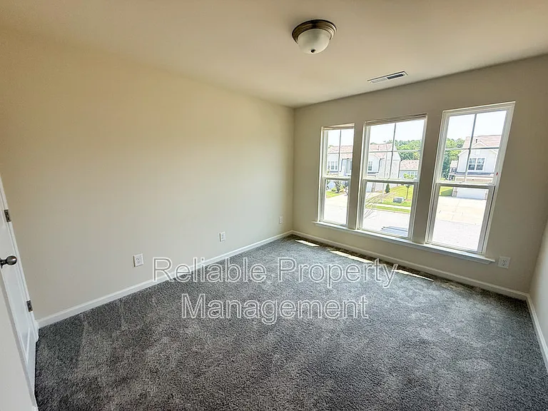 261 White Oak Ridge Dr — Photo 10