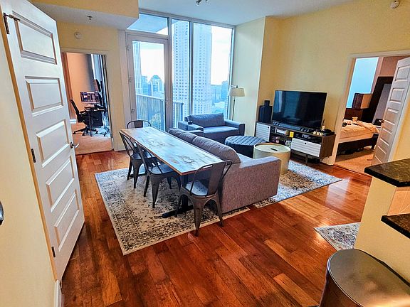 3rd image of 1080 Peachtree St NE Unit 2313