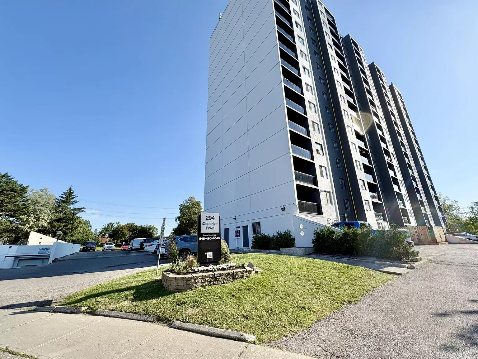 2 bed, 881 sqft, $1,710 — Photo 4