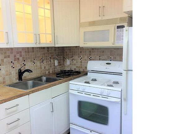 5th image of 3321 Polk Ave #C