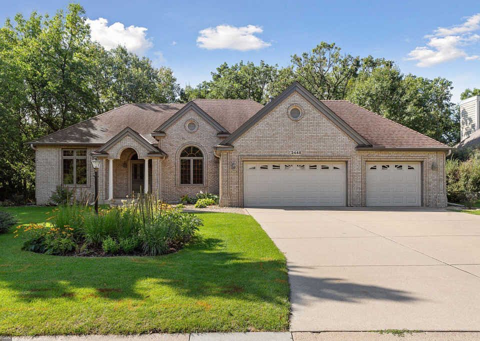 1st image of 2448 Hillwood Dr E