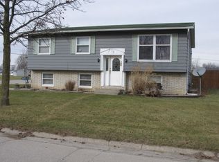 201 Park Ln, Butler, IN 46721