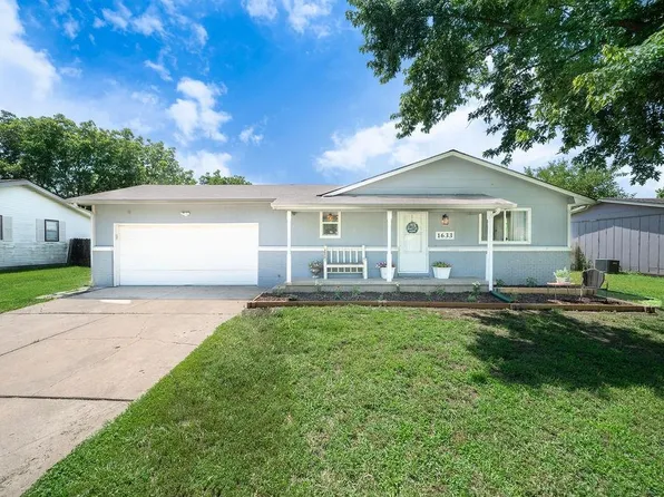 1633 Timberline Dr, Rose Hill, KS 67133