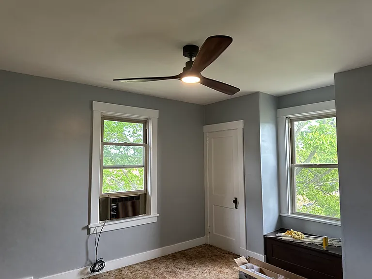 271 Center Ave — Photo 8