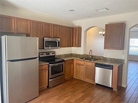 4th image of 15791 Fishhawk Falls Dr