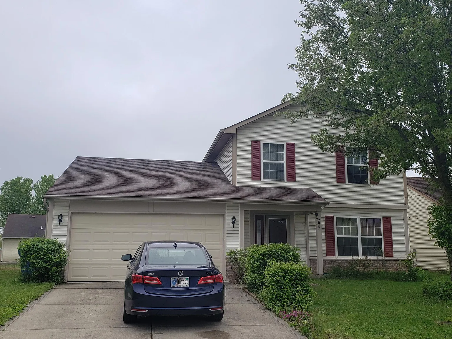2827 Hazelview Ln photo 1