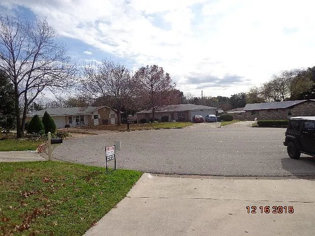 3906 Mariam Rd — Photo 3
